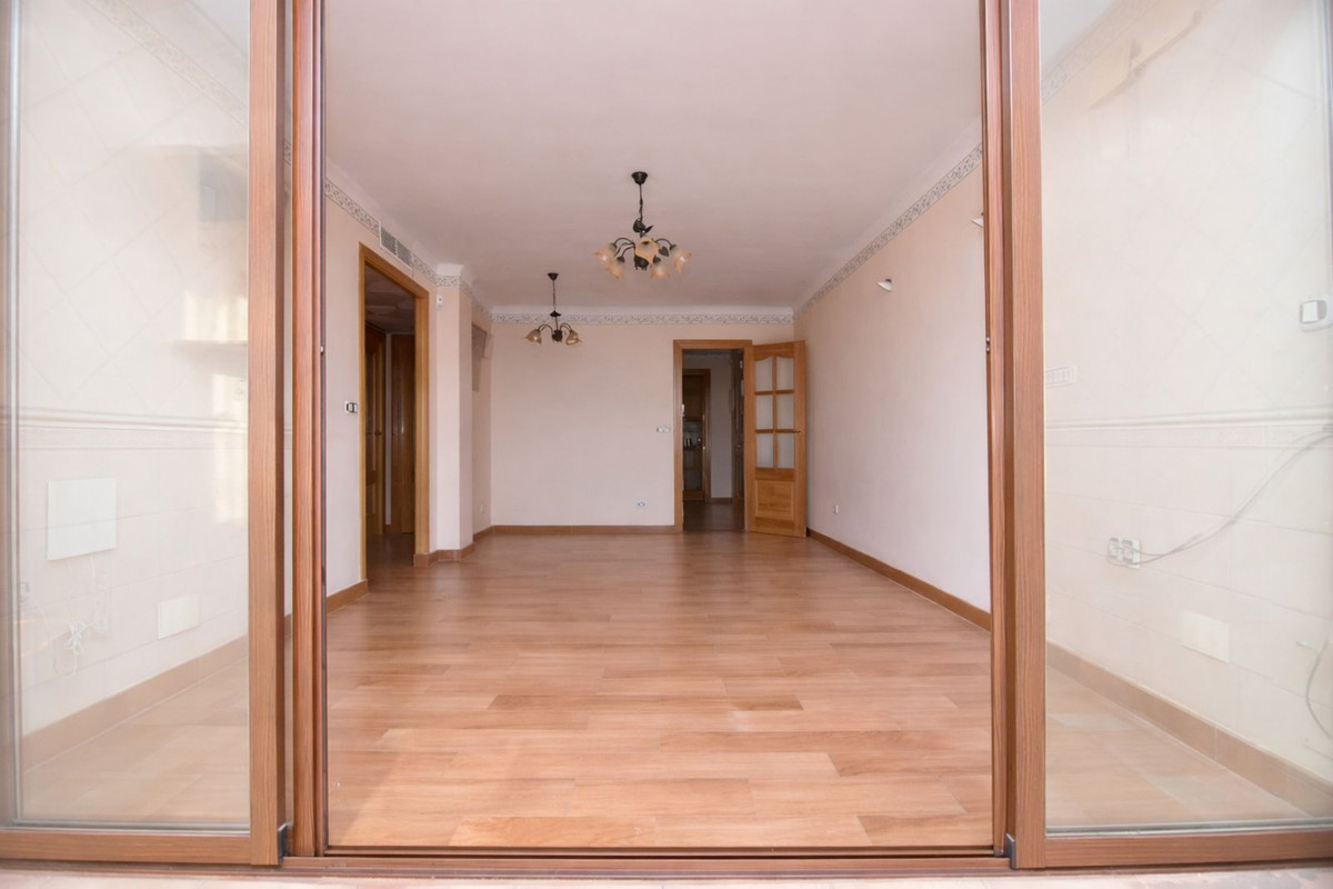 Se vende Apartamento Planta Media de 3 dormitorios en Costa Del Sol, Málaga, España