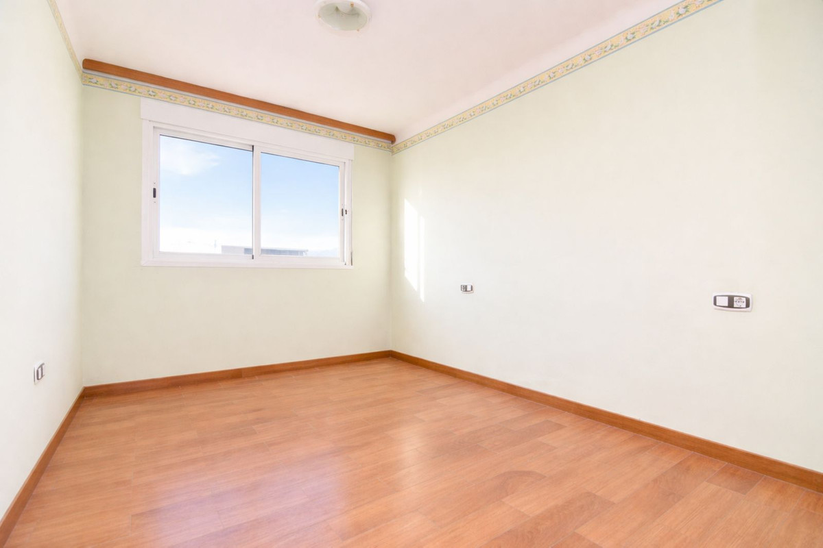 Se vende Apartamento Planta Media de 3 dormitorios en Costa Del Sol, Málaga, España