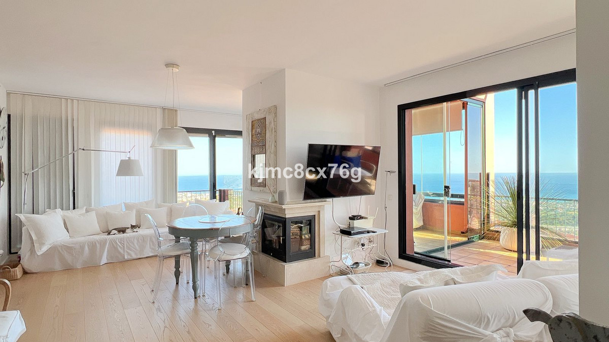 4 Bed Apartment for sale in Calahonda Costa Del Sol, Málaga, Spain