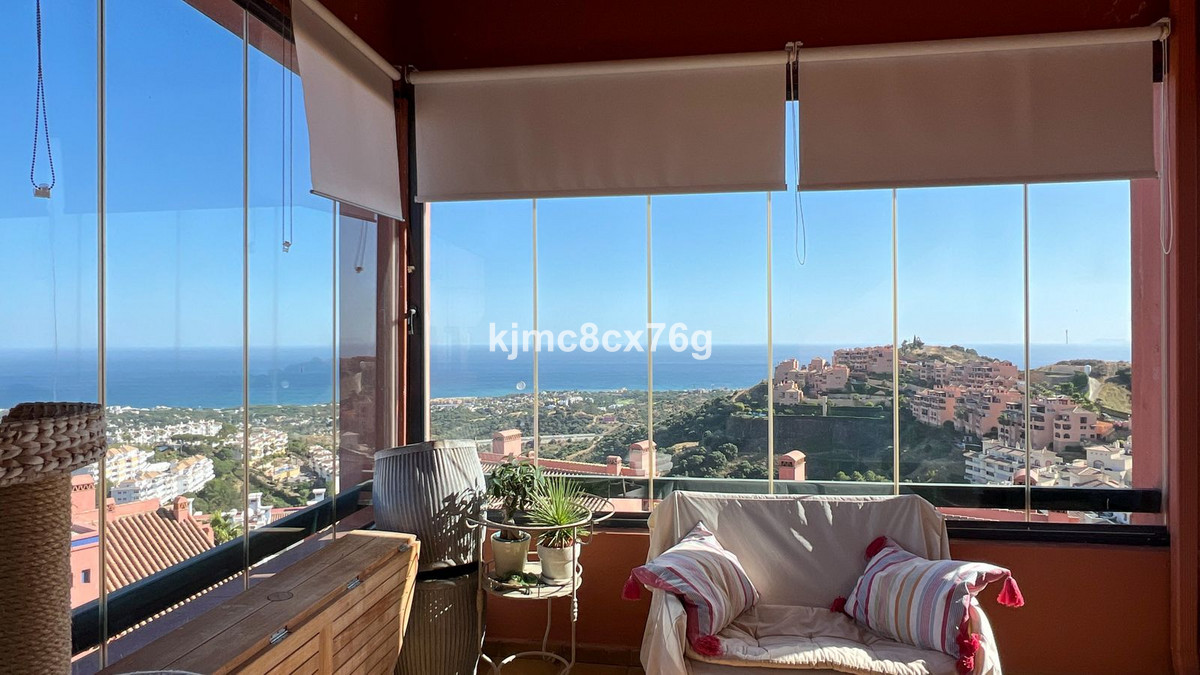 4 Bed Apartment for sale in Calahonda Costa Del Sol, Málaga, Spain