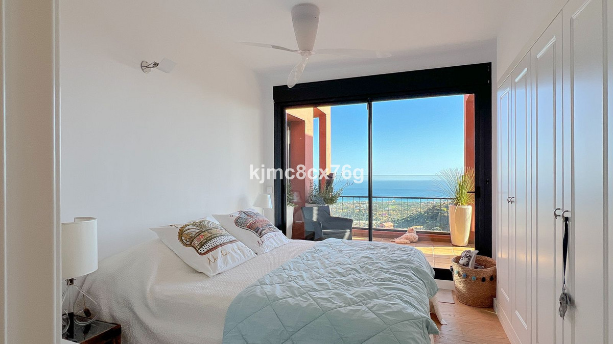 4 Bed Apartment for sale in Calahonda Costa Del Sol, Málaga, Spain