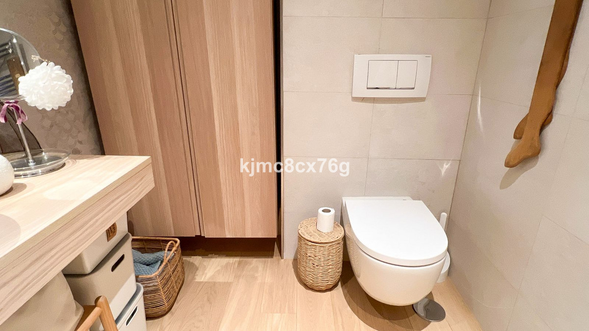 4 Bed Apartment for sale in Calahonda Costa Del Sol, Málaga, Spain