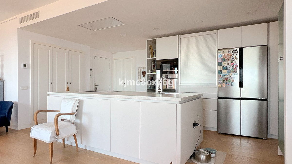 4 Bed Apartment for sale in Calahonda Costa Del Sol, Málaga, Spain