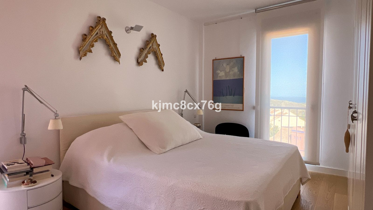 4 Bed Apartment for sale in Calahonda Costa Del Sol, Málaga, Spain