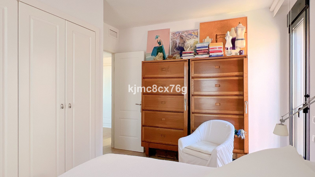 4 Bed Apartment for sale in Calahonda Costa Del Sol, Málaga, Spain