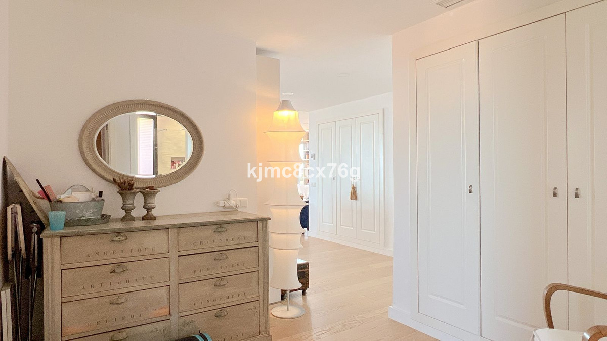 4 Bed Apartment for sale in Calahonda Costa Del Sol, Málaga, Spain