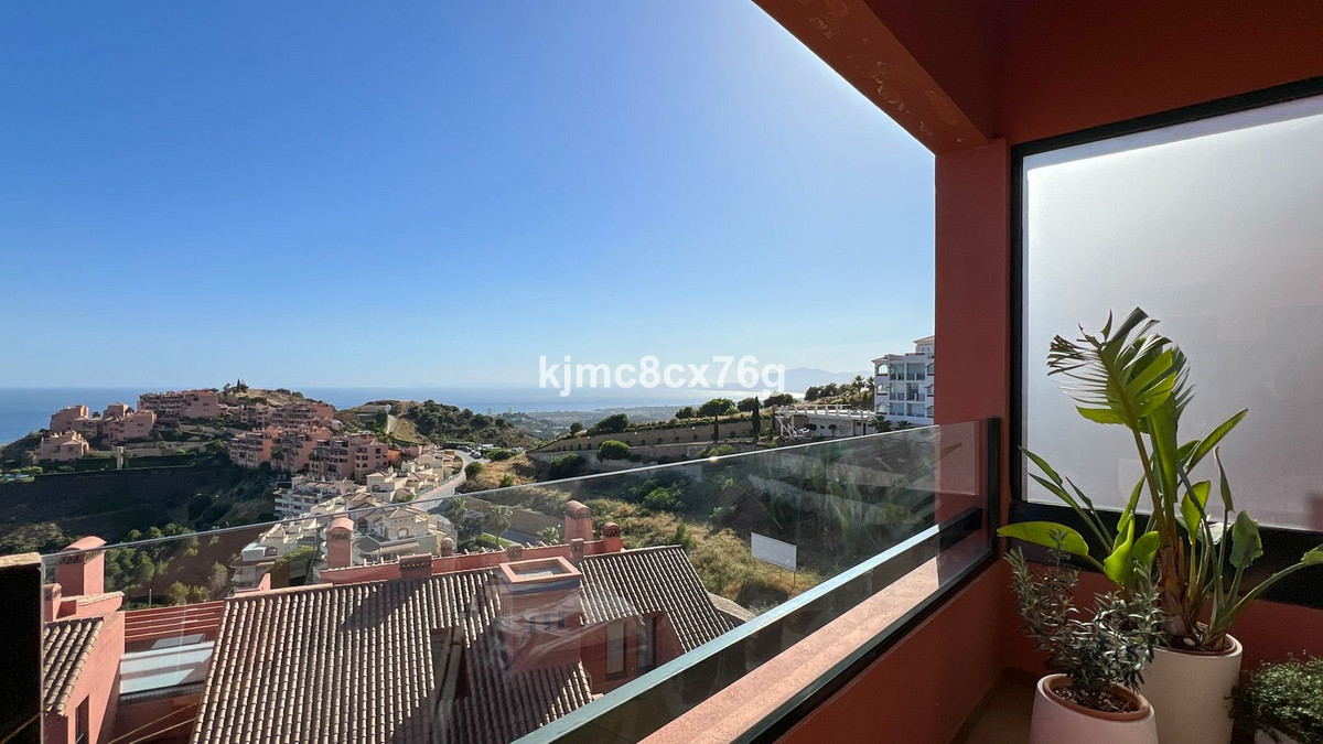 4 Bed Apartment for sale in Calahonda Costa Del Sol, Málaga, Spain
