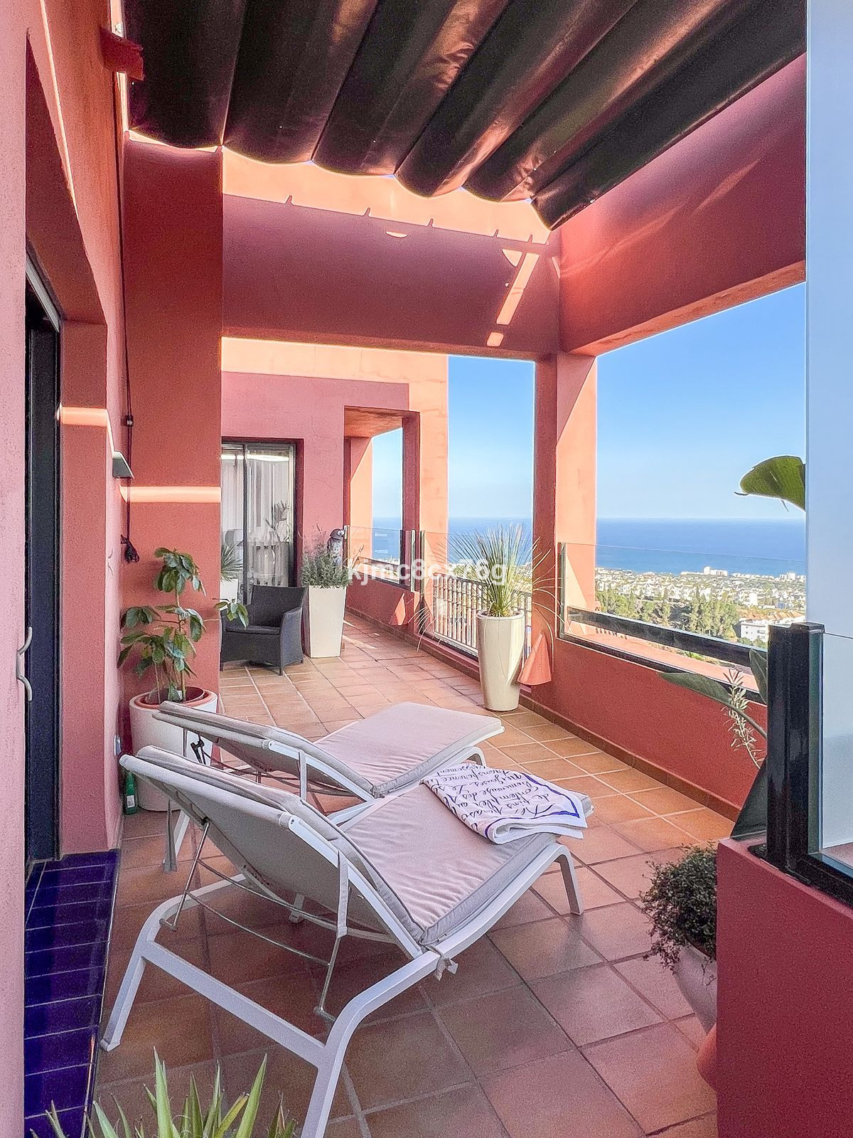 4 Bed Apartment for sale in Calahonda Costa Del Sol, Málaga, Spain