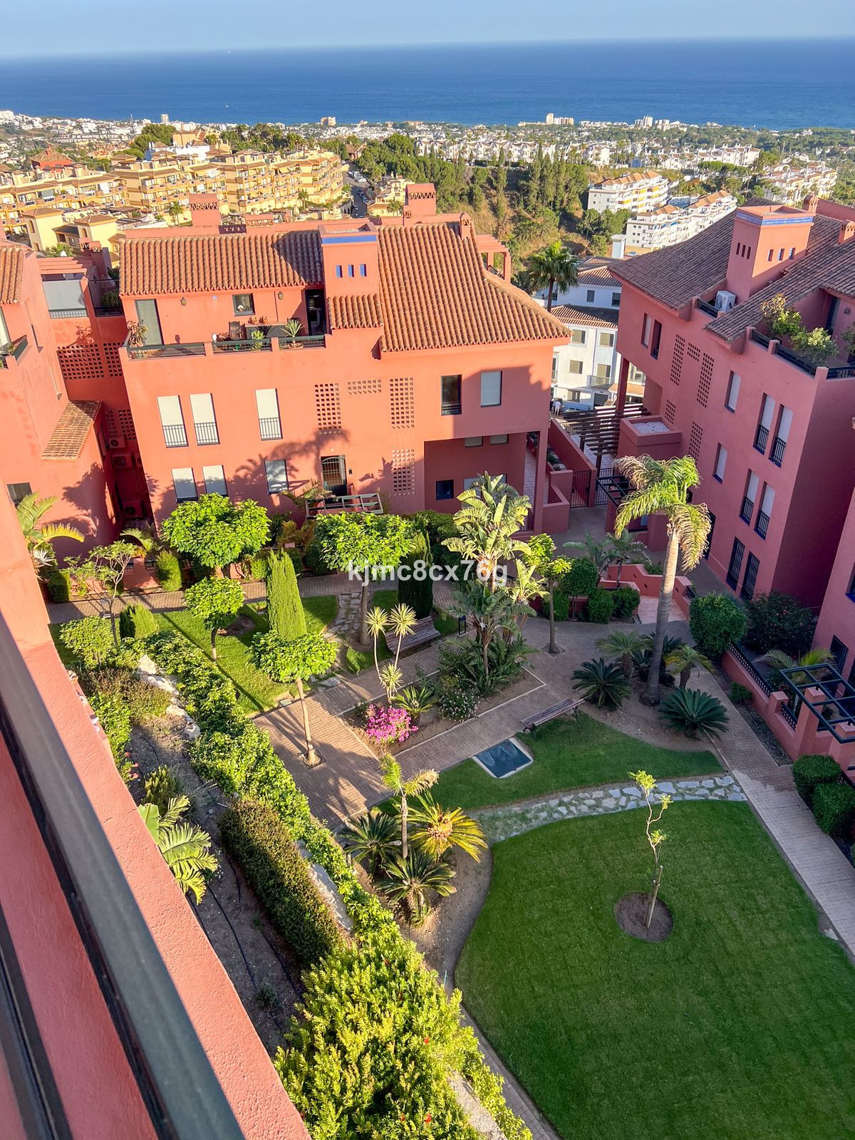 4 Bed Apartment for sale in Calahonda Costa Del Sol, Málaga, Spain