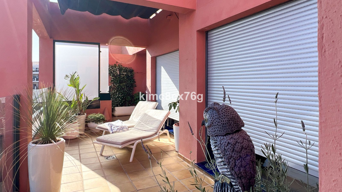 4 Bed Apartment for sale in Calahonda Costa Del Sol, Málaga, Spain