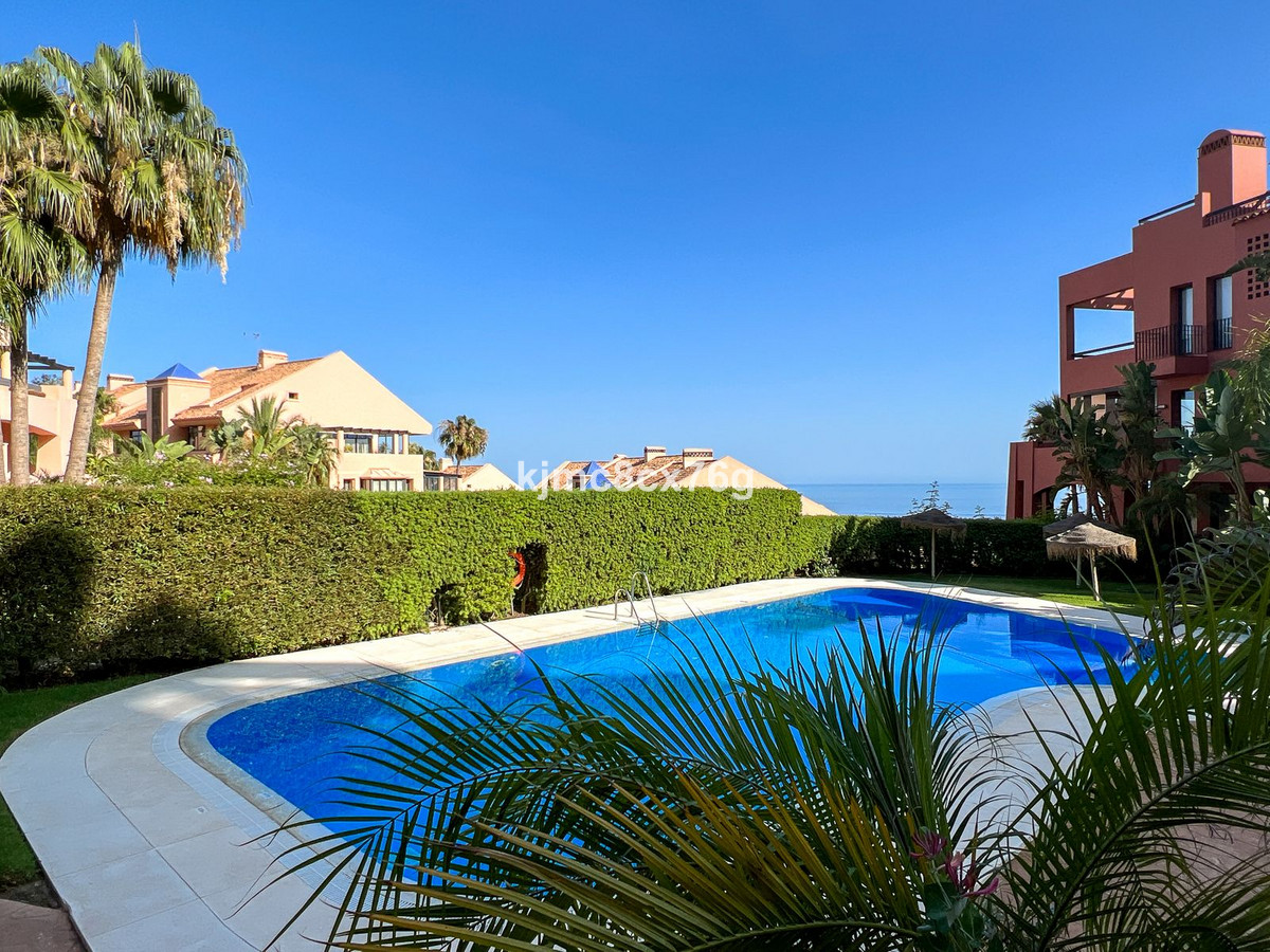 4 Bed Apartment for sale in Calahonda Costa Del Sol, Málaga, Spain