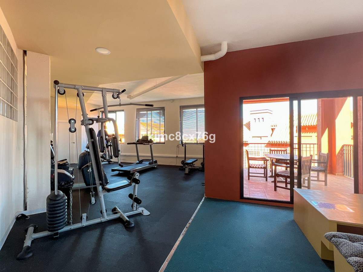 4 Bed Apartment for sale in Calahonda Costa Del Sol, Málaga, Spain