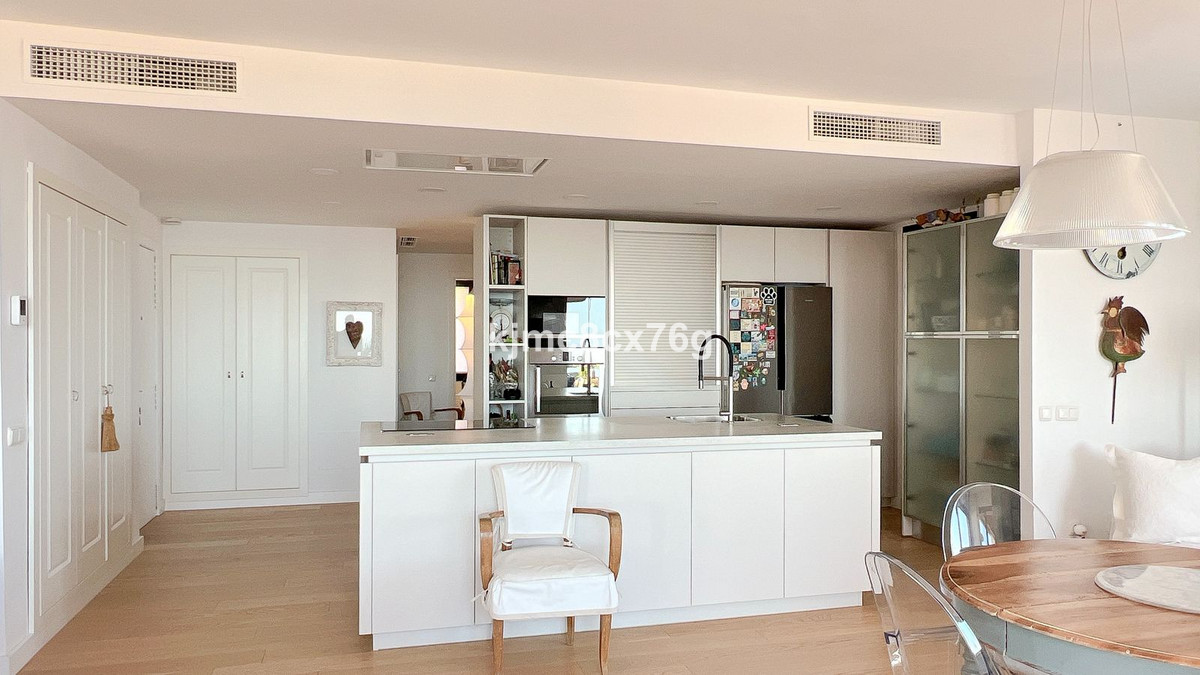 4 Bed Apartment for sale in Calahonda Costa Del Sol, Málaga, Spain