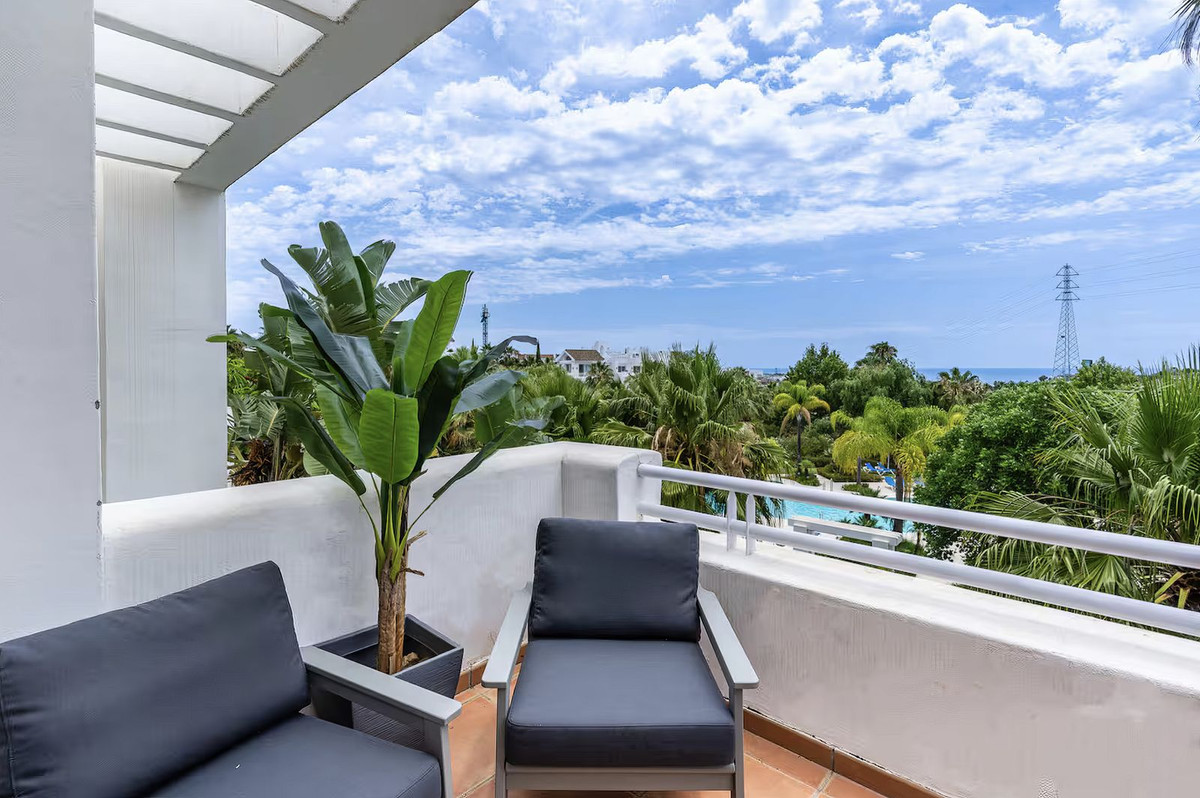 2 Bed Apartment for sale in Estepona Costa Del Sol, Málaga, Spain
