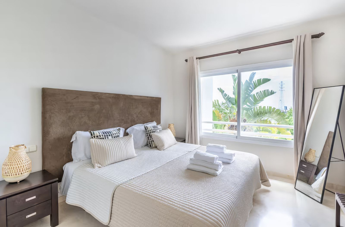 2 Bed Apartment for sale in Estepona Costa Del Sol, Málaga, Spain