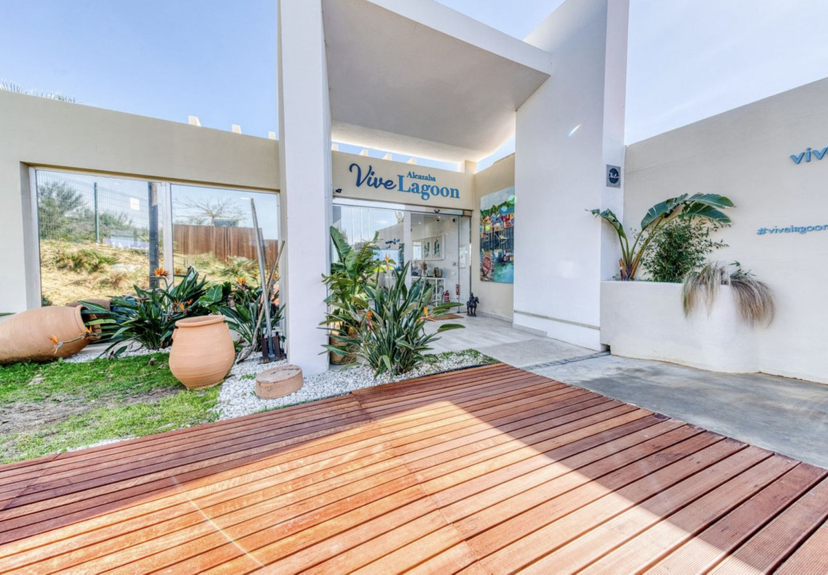 2 Bed Apartment for sale in Estepona Costa Del Sol, Málaga, Spain