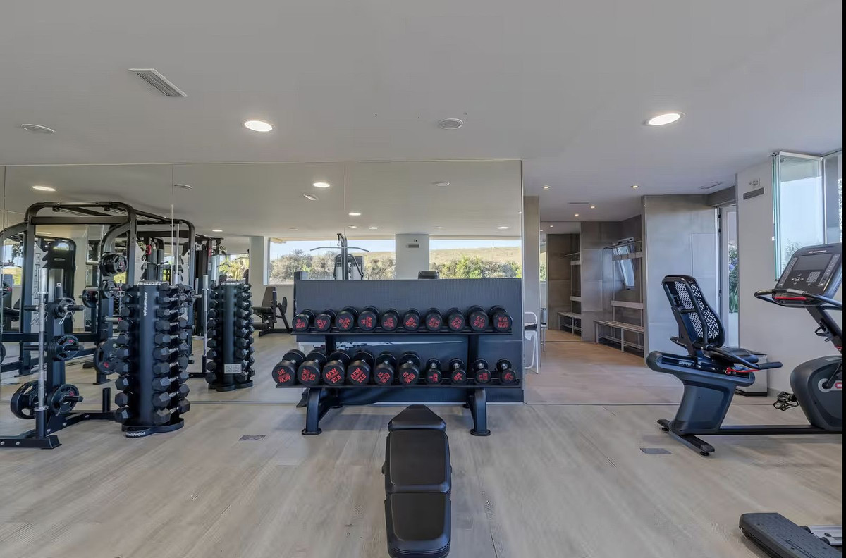 2 Bed Apartment for sale in Estepona Costa Del Sol, Málaga, Spain