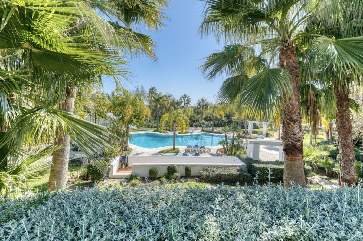 2 Bed Apartment for sale in Estepona Costa Del Sol, Málaga, Spain
