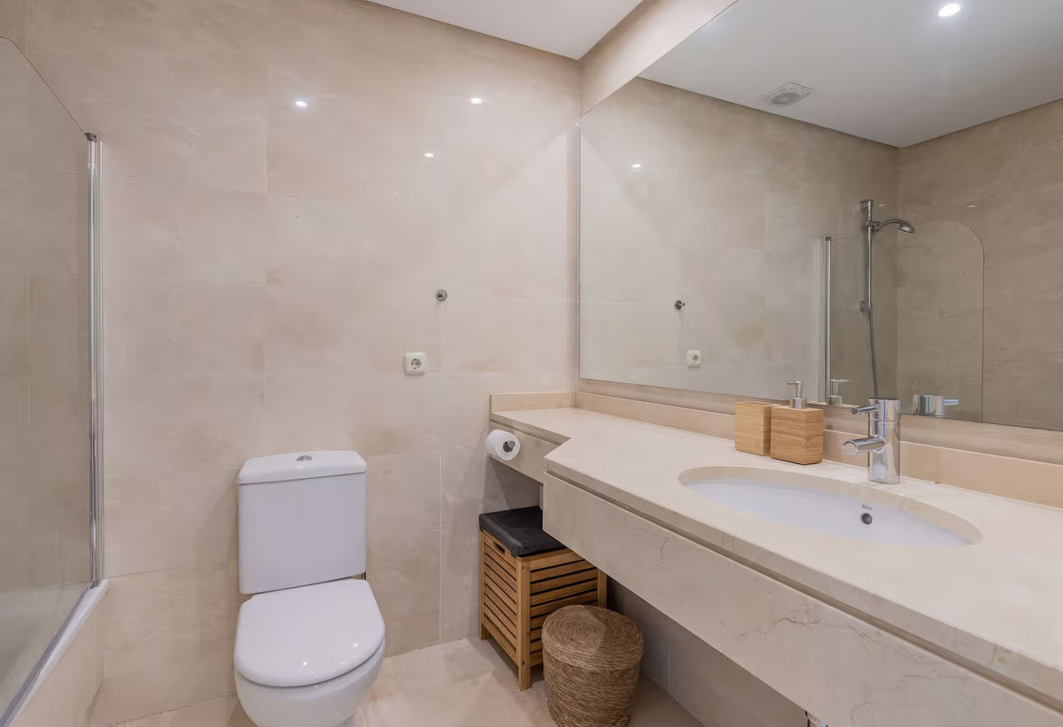2 Bed Apartment for sale in Estepona Costa Del Sol, Málaga, Spain