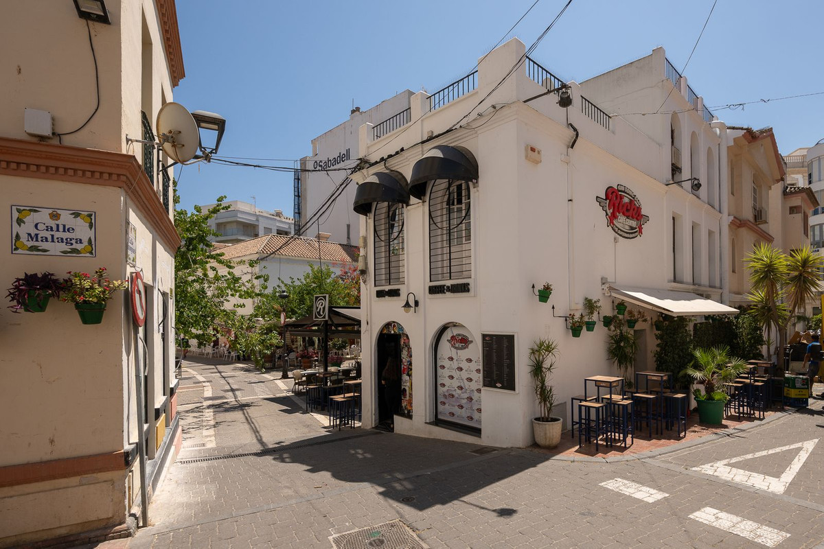 Se vende Apartamento Planta Media de 2 dormitorios en Costa Del Sol, Málaga, España