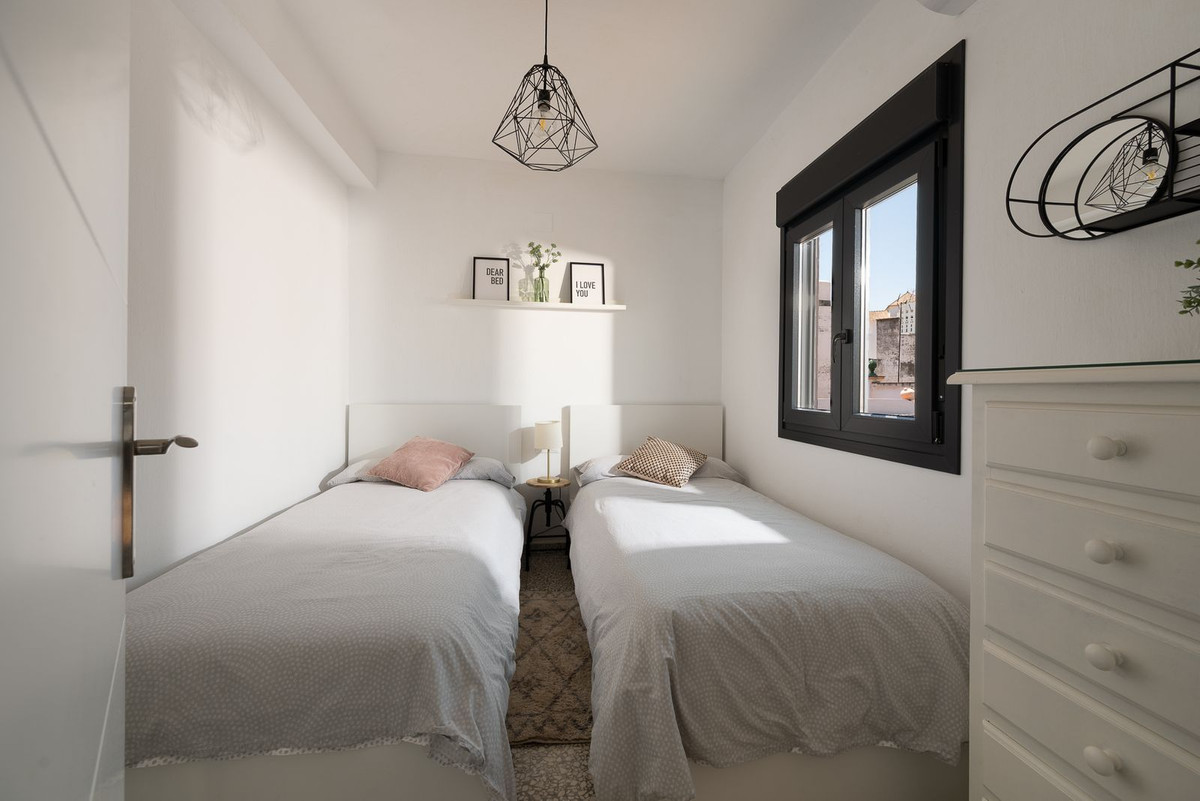 Se vende Apartamento Planta Media de 2 dormitorios en Costa Del Sol, Málaga, España