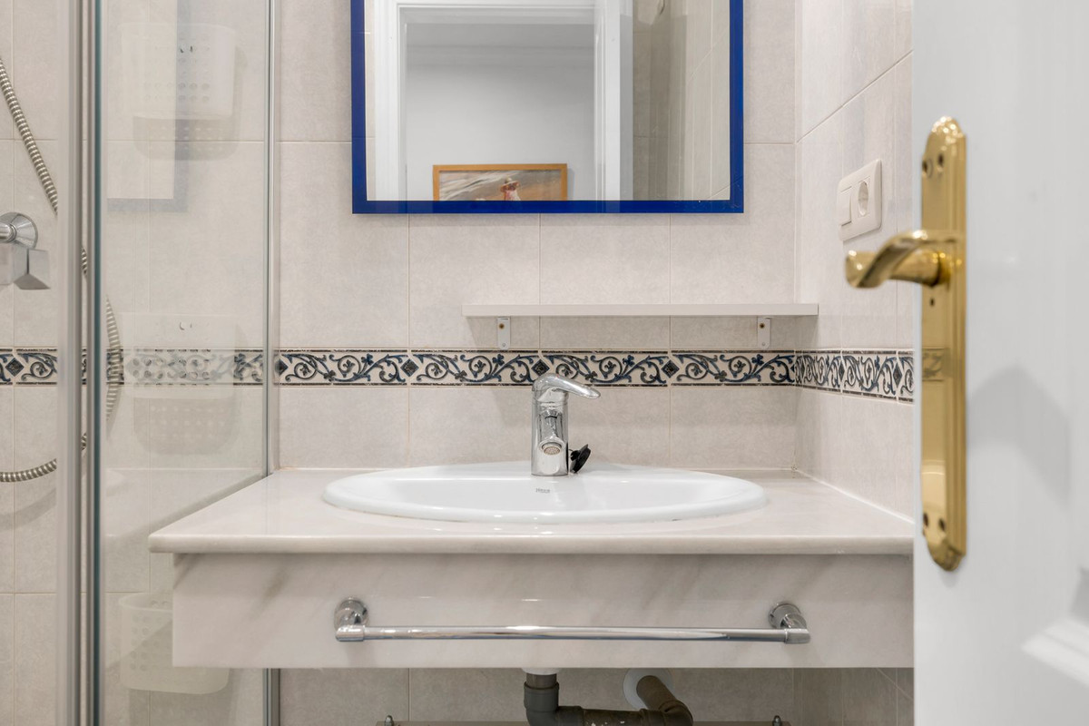 2 Bed Apartment for sale in Benalmadena Costa Costa Del Sol, Málaga, Spain
