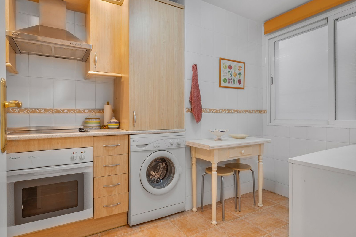 2 Bed Apartment for sale in Benalmadena Costa Costa Del Sol, Málaga, Spain