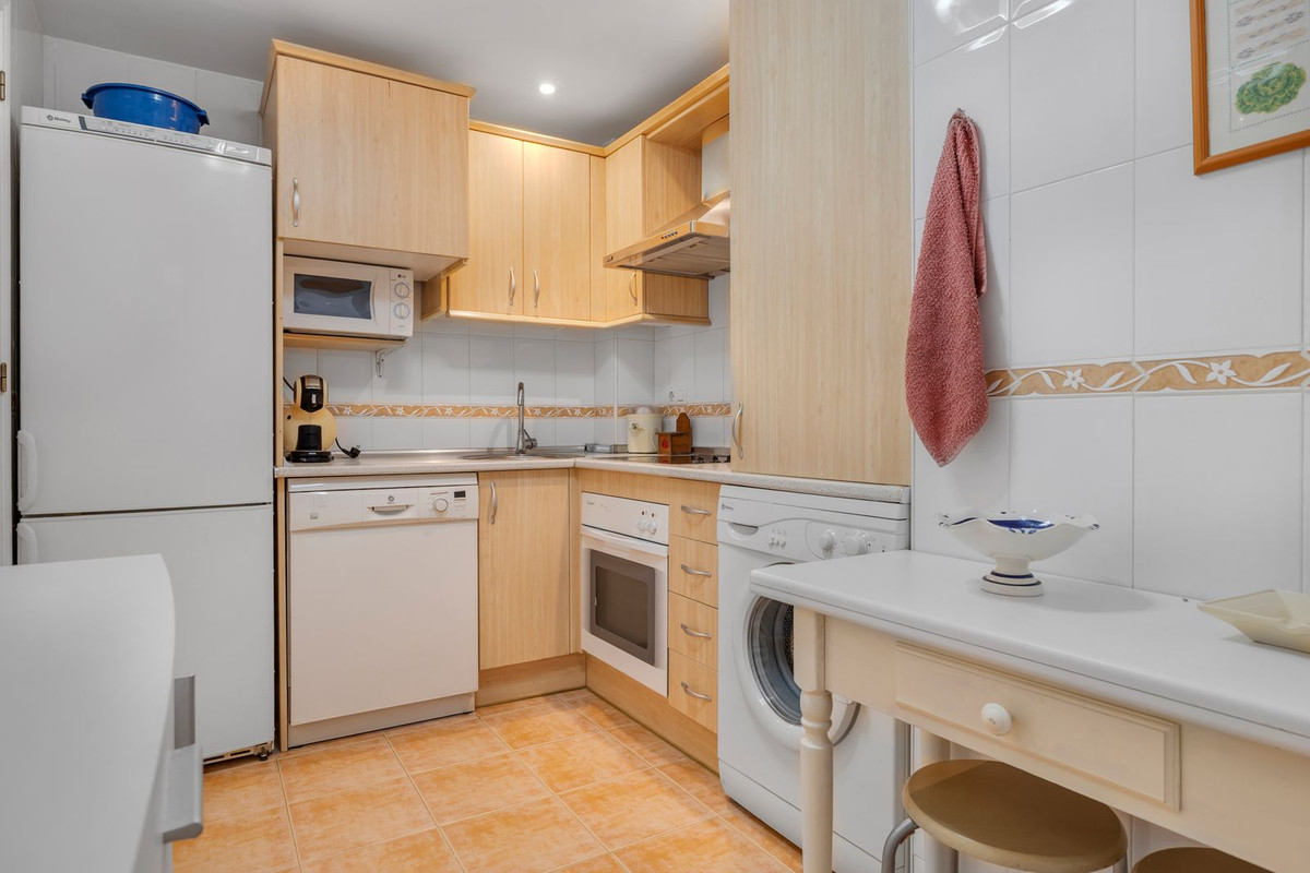 2 Bed Apartment for sale in Benalmadena Costa Costa Del Sol, Málaga, Spain