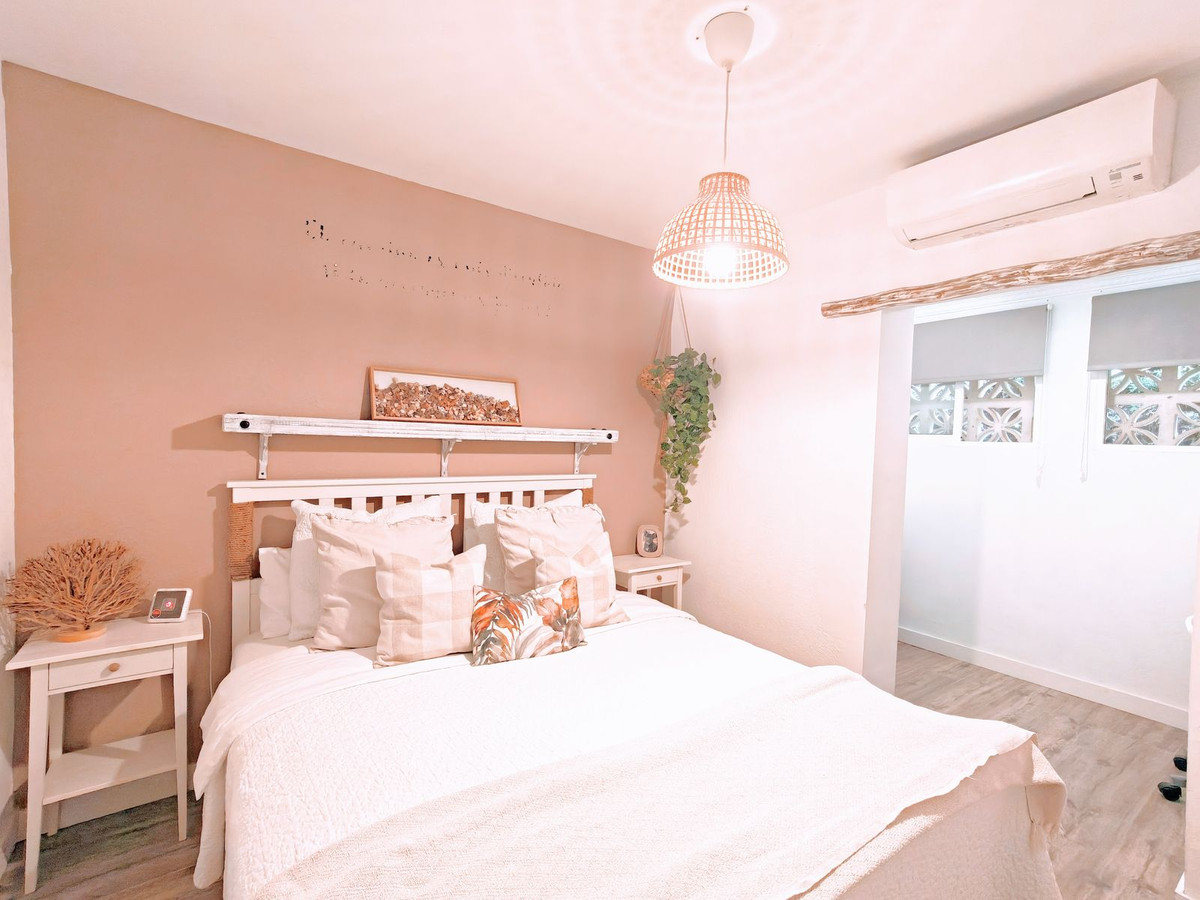 Se vende Villa - Chalet de 2 dormitorios en Costa Del Sol, Málaga, España