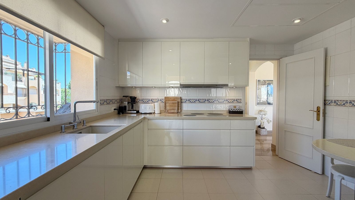4 Bed Apartment for sale in Elviria Costa Del Sol, Málaga, Spain
