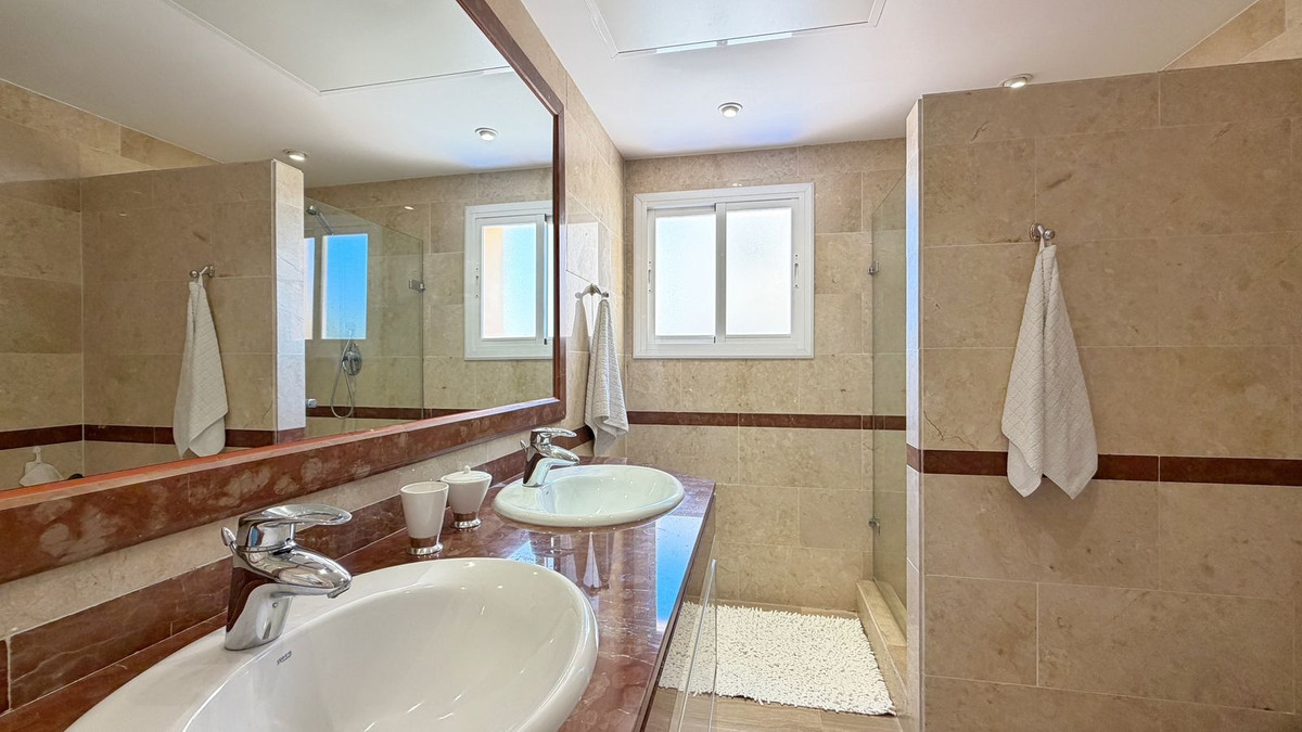 4 Bed Apartment for sale in Elviria Costa Del Sol, Málaga, Spain