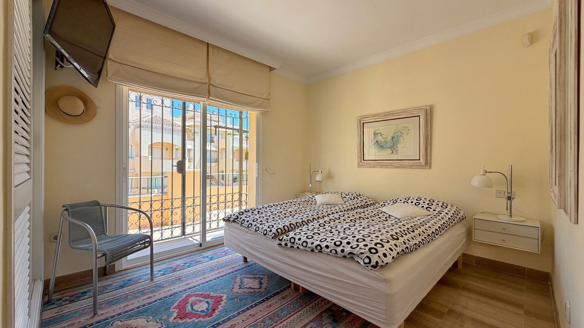 4 Bed Apartment for sale in Elviria Costa Del Sol, Málaga, Spain