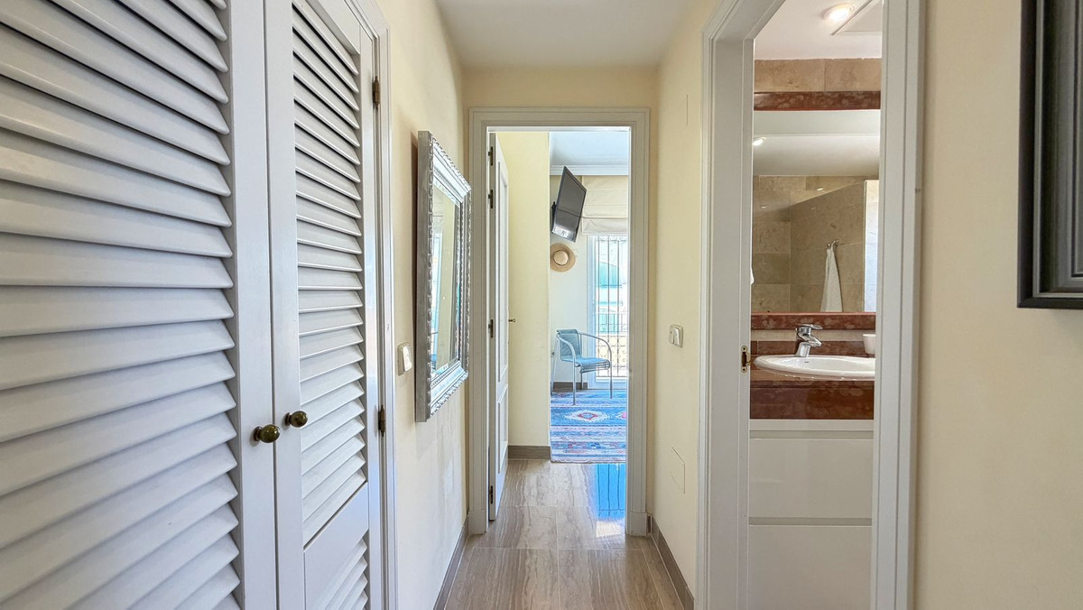4 Bed Apartment for sale in Elviria Costa Del Sol, Málaga, Spain