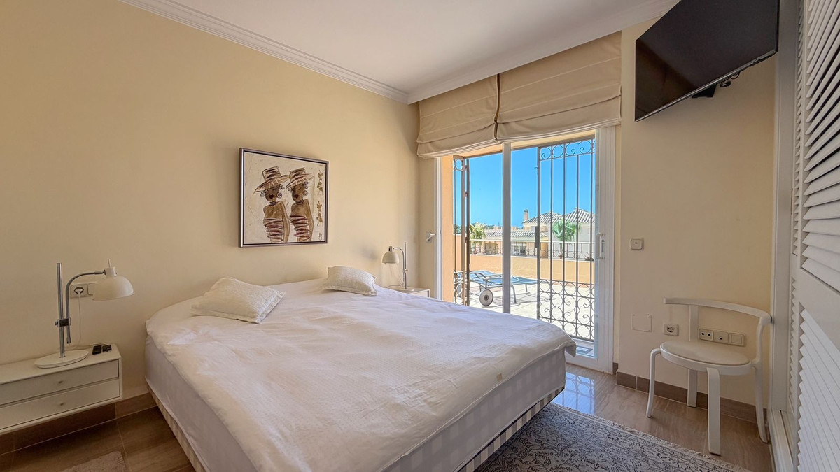 4 Bed Apartment for sale in Elviria Costa Del Sol, Málaga, Spain