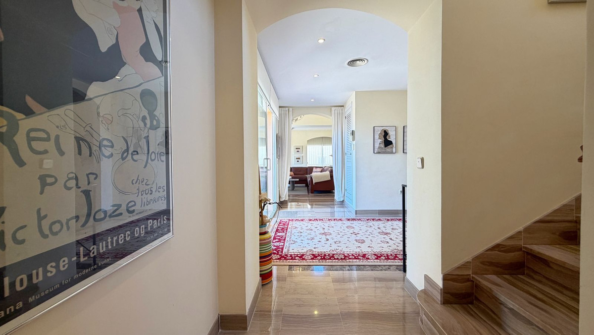 4 Bed Apartment for sale in Elviria Costa Del Sol, Málaga, Spain