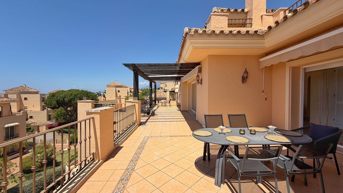4 Bed Apartment for sale in Elviria Costa Del Sol, Málaga, Spain