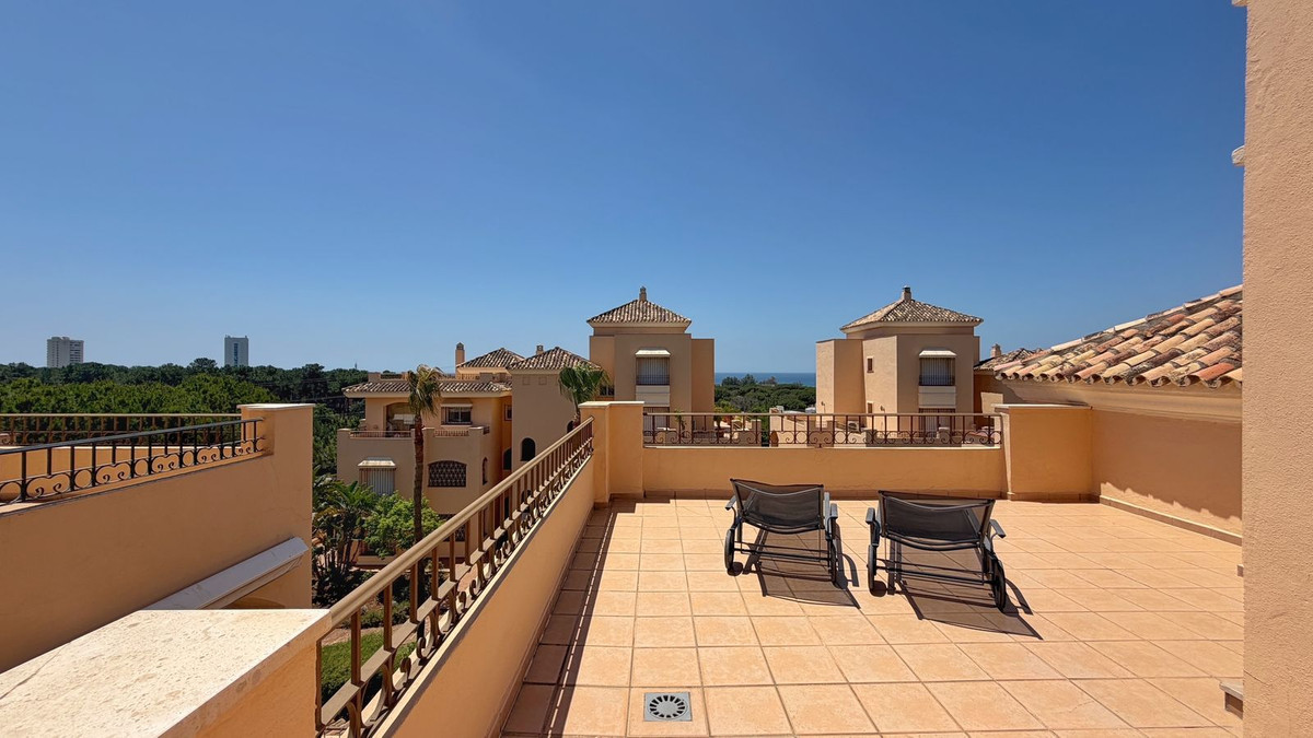 4 Bed Apartment for sale in Elviria Costa Del Sol, Málaga, Spain