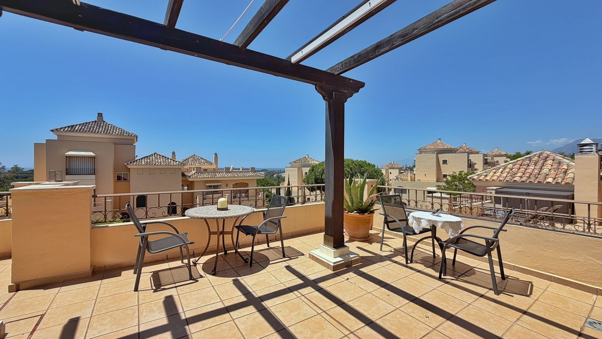 4 Bed Apartment for sale in Elviria Costa Del Sol, Málaga, Spain