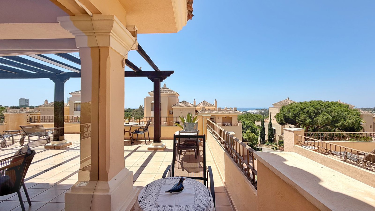 4 Bed Apartment for sale in Elviria Costa Del Sol, Málaga, Spain