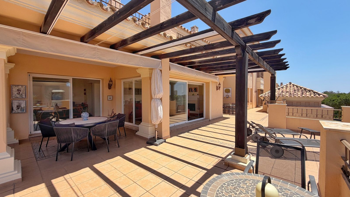 4 Bed Apartment for sale in Elviria Costa Del Sol, Málaga, Spain