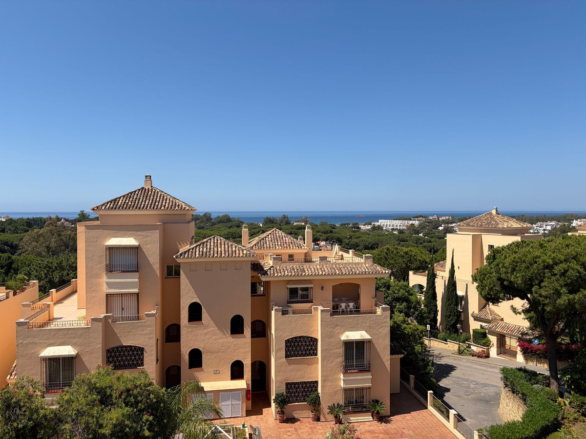 4 Bed Apartment for sale in Elviria Costa Del Sol, Málaga, Spain