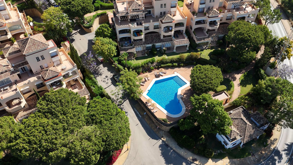 4 Bed Apartment for sale in Elviria Costa Del Sol, Málaga, Spain