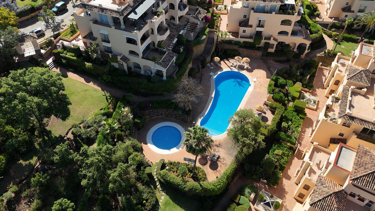 4 Bed Apartment for sale in Elviria Costa Del Sol, Málaga, Spain