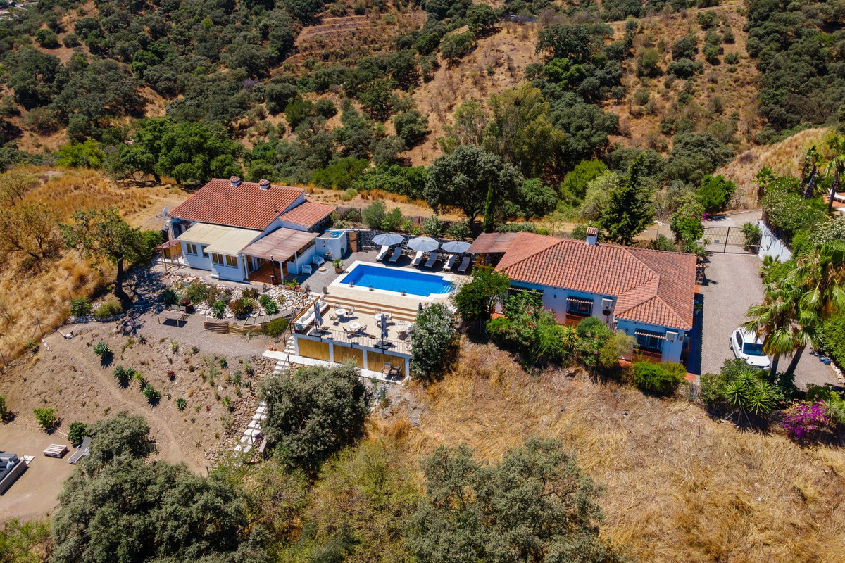 4 Bed Townhouse for sale in Alhaurín El Grande Costa Del Sol, Málaga, Spain