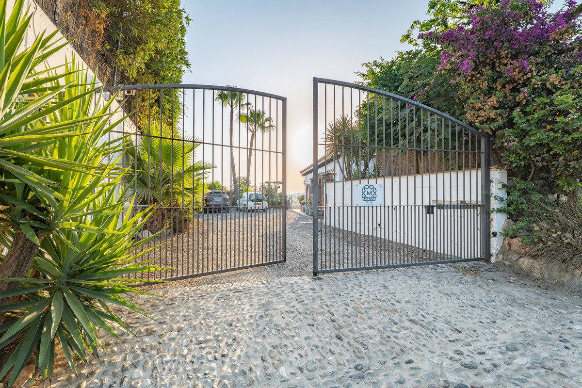 4 Bed Townhouse for sale in Alhaurín El Grande Costa Del Sol, Málaga, Spain