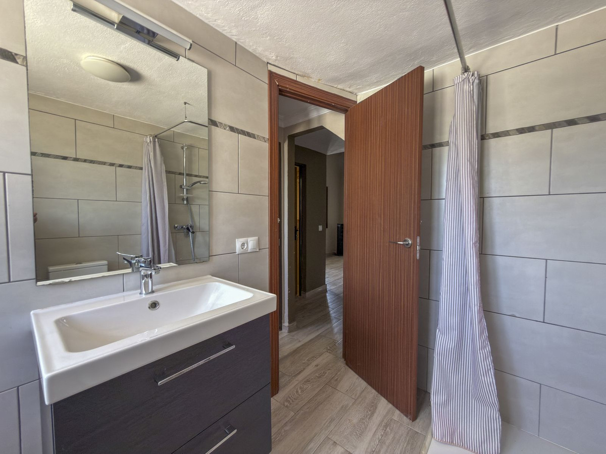 2 Bed Townhouse for sale in Monda Costa Del Sol, Málaga, Spain