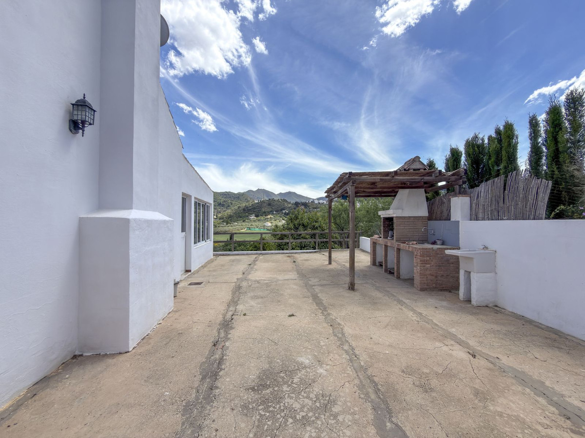 2 Bed Townhouse for sale in Monda Costa Del Sol, Málaga, Spain