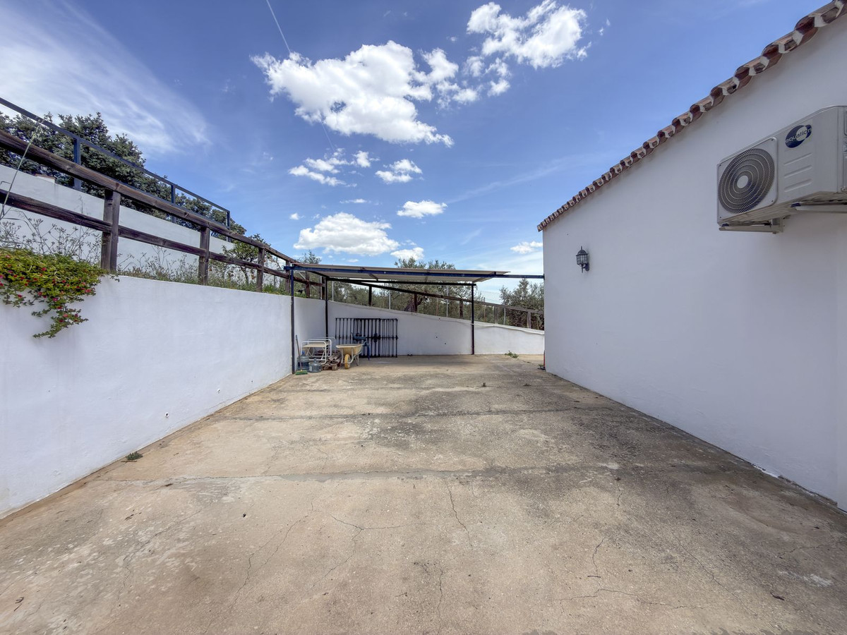 2 Bed Townhouse for sale in Monda Costa Del Sol, Málaga, Spain