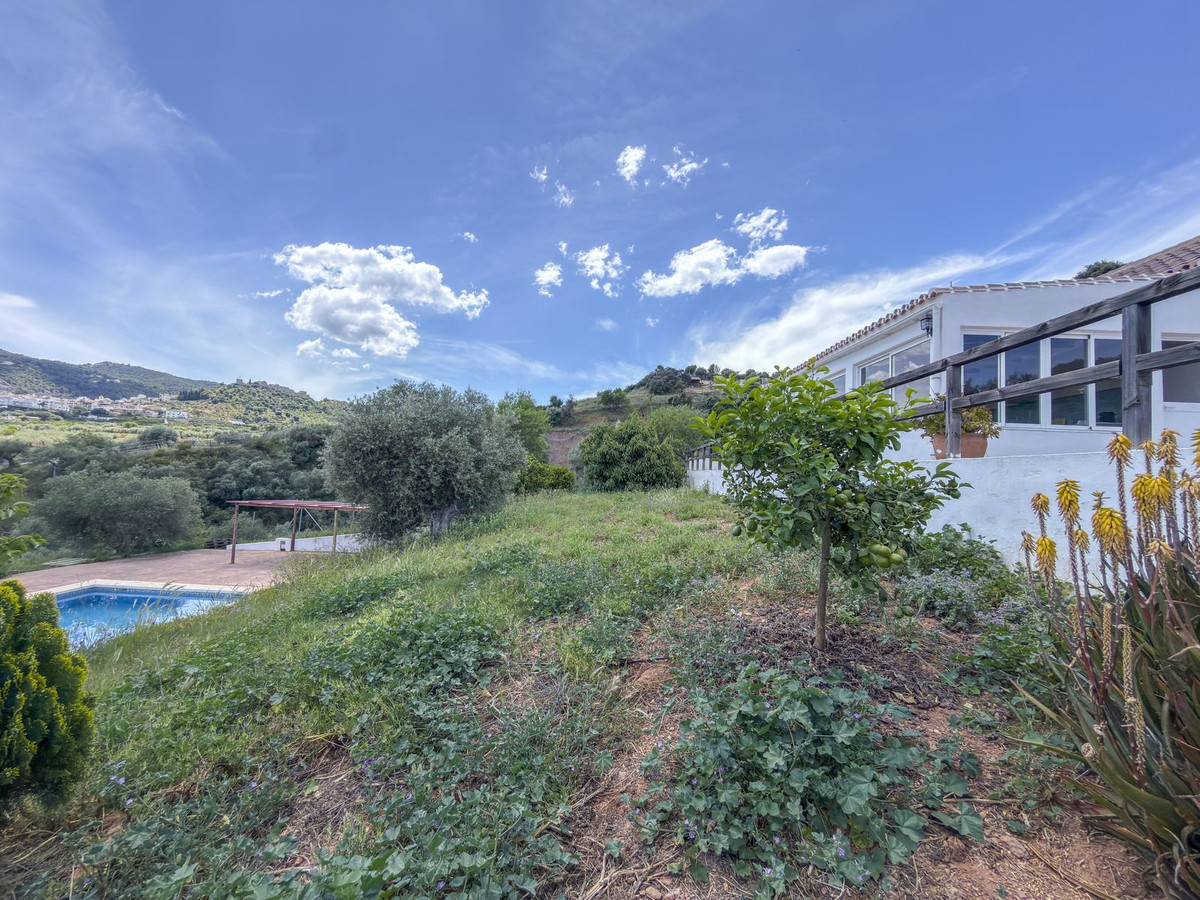 2 Bed Townhouse for sale in Monda Costa Del Sol, Málaga, Spain