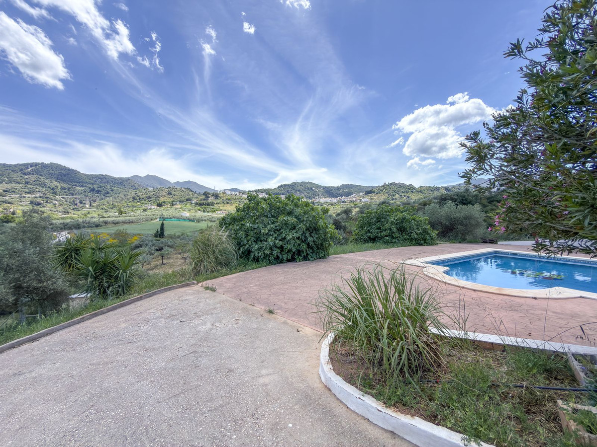 2 Bed Townhouse for sale in Monda Costa Del Sol, Málaga, Spain